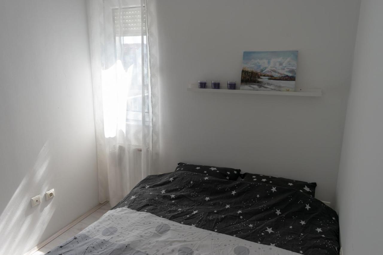 Stan Na Dan 021 Lejlighed Novi Sad Eksteriør billede