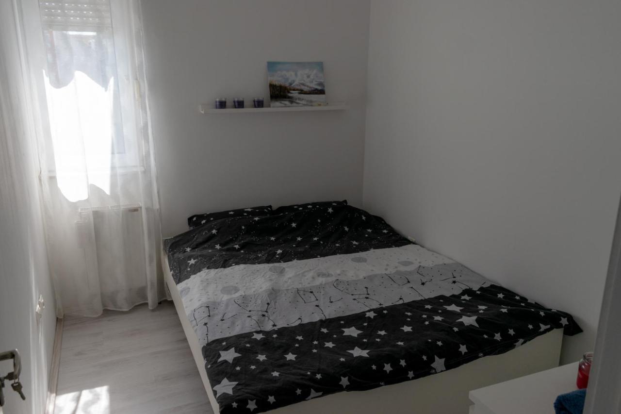 Stan Na Dan 021 Lejlighed Novi Sad Eksteriør billede