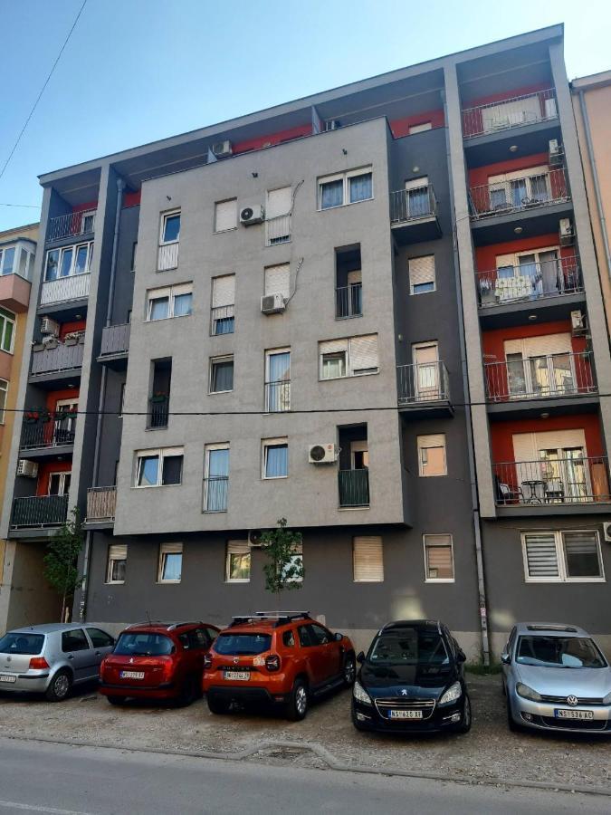 Stan Na Dan 021 Lejlighed Novi Sad Eksteriør billede
