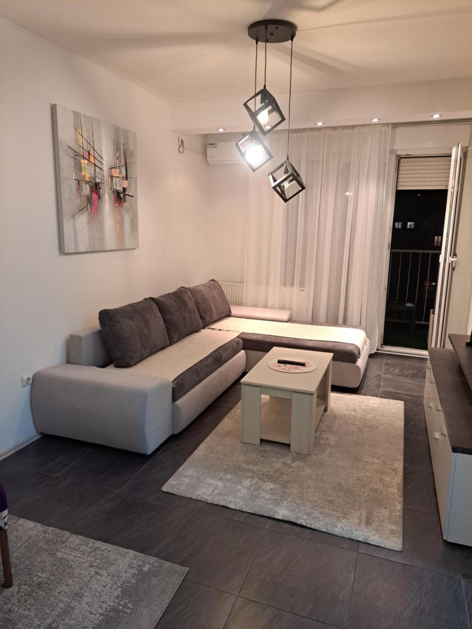 Stan Na Dan 021 Lejlighed Novi Sad Eksteriør billede